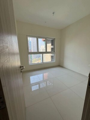 Room in 3 BHK Apartment at The Wadhwa Atmosphere, Mulund West – for Sale