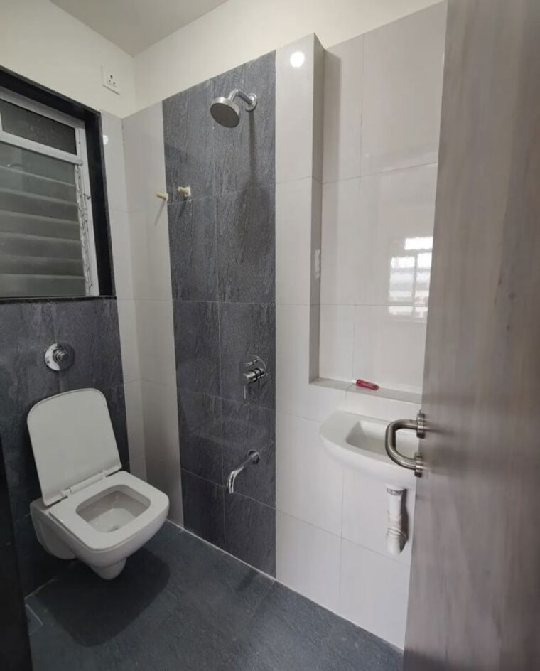 Bathroom, chembur-gaothan 1 Bedroom 400 Sq.Ft. Apartment In Chembur Mumbai 10644961