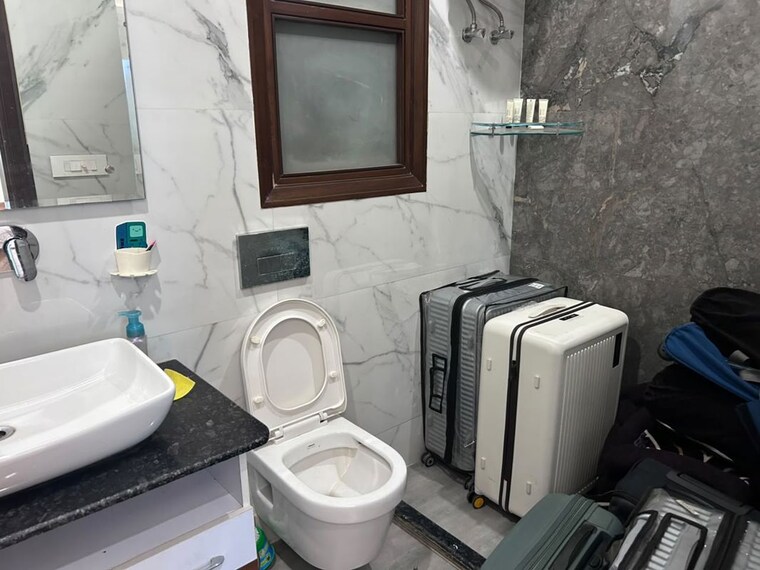 Bathroom, south city 2 3 Bedroom 2500 Sq.Ft. Builder Floor In South City 2 Gurgaon 10644973