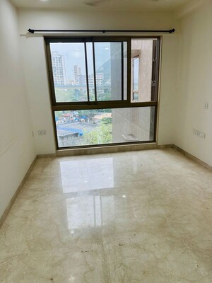 Room in 2 BHK Apartment at Godrej RKS, Chembur – for Rent