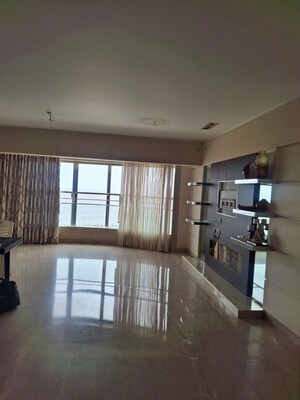 Room in 3 BHK Apartment at Worli Sea Face – for Rent