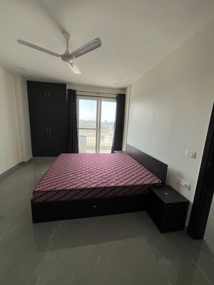 Bedroom in 2 BHK Builder Floor at Dlf City Phase 3 – for Rent