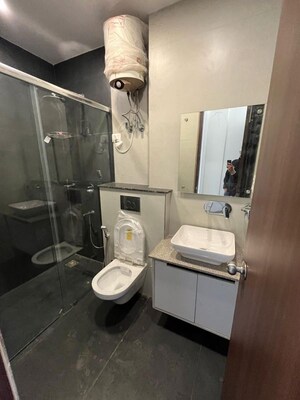 Bathroom in 2 BHK Builder Floor at Dlf City Phase 3 – for Rent