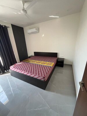 Bedroom in 2 BHK Builder Floor at Dlf City Phase 3 – for Rent
