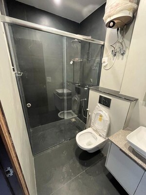 Bathroom in 2 BHK Builder Floor at Dlf City Phase 3 – for Rent