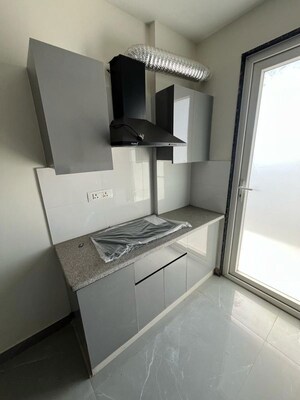 Kitchen in 2 BHK Builder Floor at Dlf City Phase 3 – for Rent