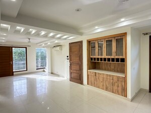 Room in 2 BHK Builder Floor at Sector 28 – for Rent