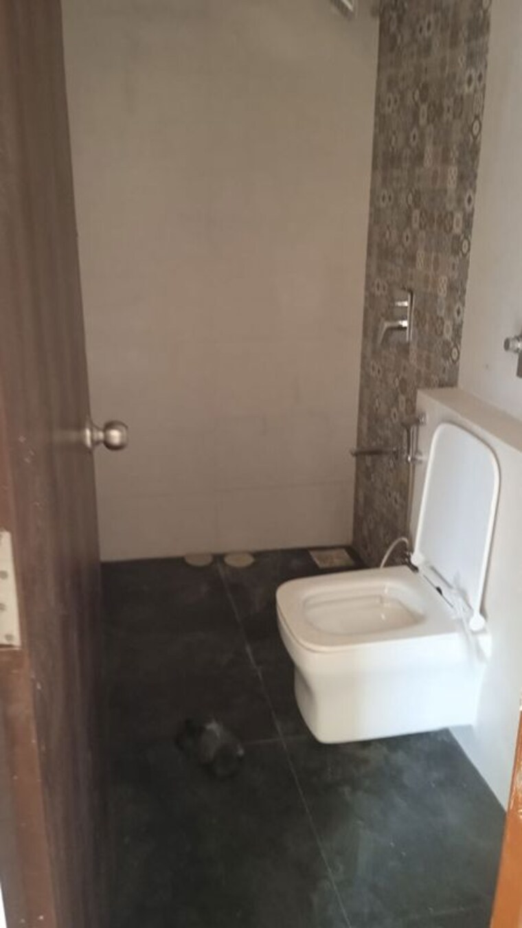 Bathroom, sangam-veda 2 Bedroom 623 Sq.Ft. Apartment In Andheri East Mumbai 10645033