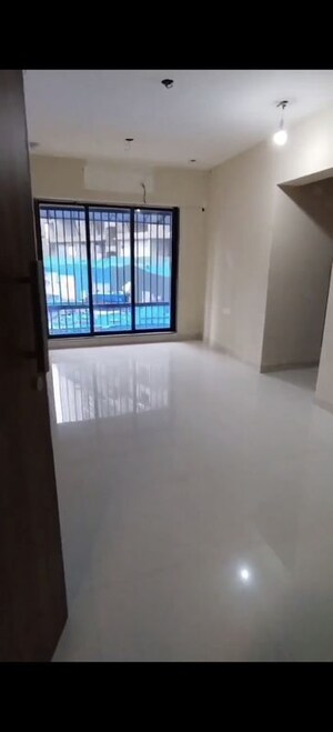 2 BHK Apartment For Rent in Parinee Essence, Kandivali West