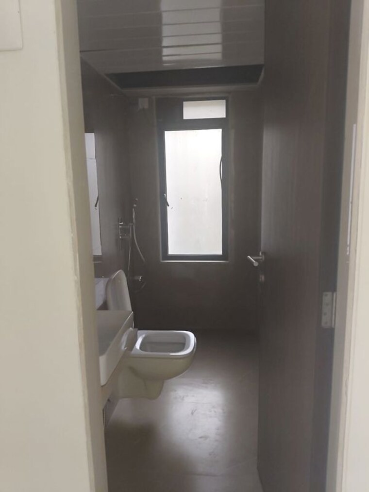 Bathroom, sunder nagar 1.5 Bedroom 497 Sq.Ft. Apartment In Sunder Nagar Mumbai 10645096