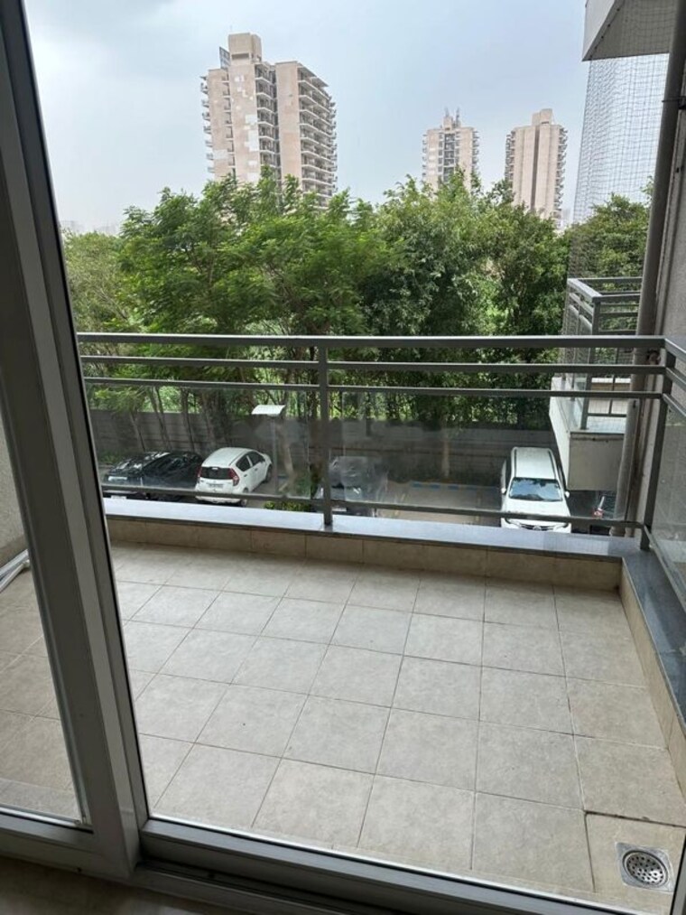 Balcony, dlf-the-ultima 3.5 Bedroom 4500 Sq.Ft. Apartment In Sector 81 Gurgaon 10645114