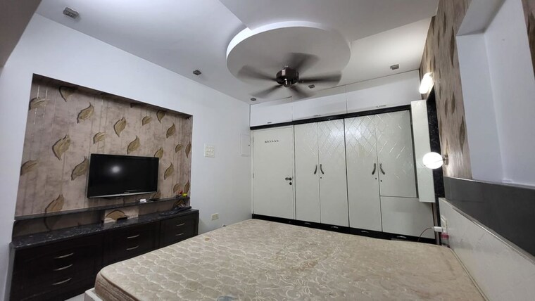 Bathroom, royal-classic-co-op-society 3 Bedroom 1200 Sq.Ft. Apartment In Andheri West Mumbai 10645127