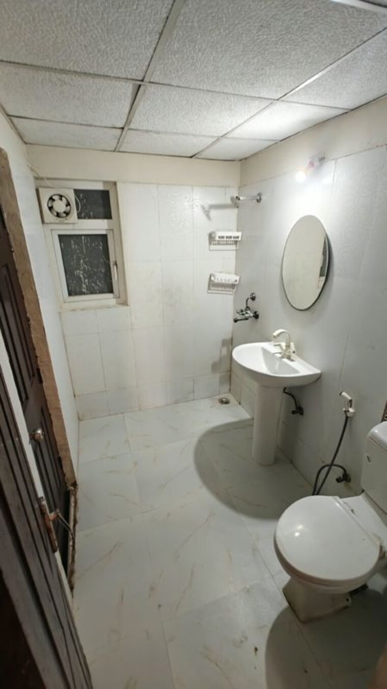 Bathroom, paramount-floraville 3 Bedroom 1270 Sq.Ft. Apartment In Sector 137 Noida 10643295