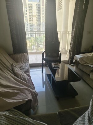 Room in 2 BHK Apartment at Zara Aavaas, Sector 104 – for Rent