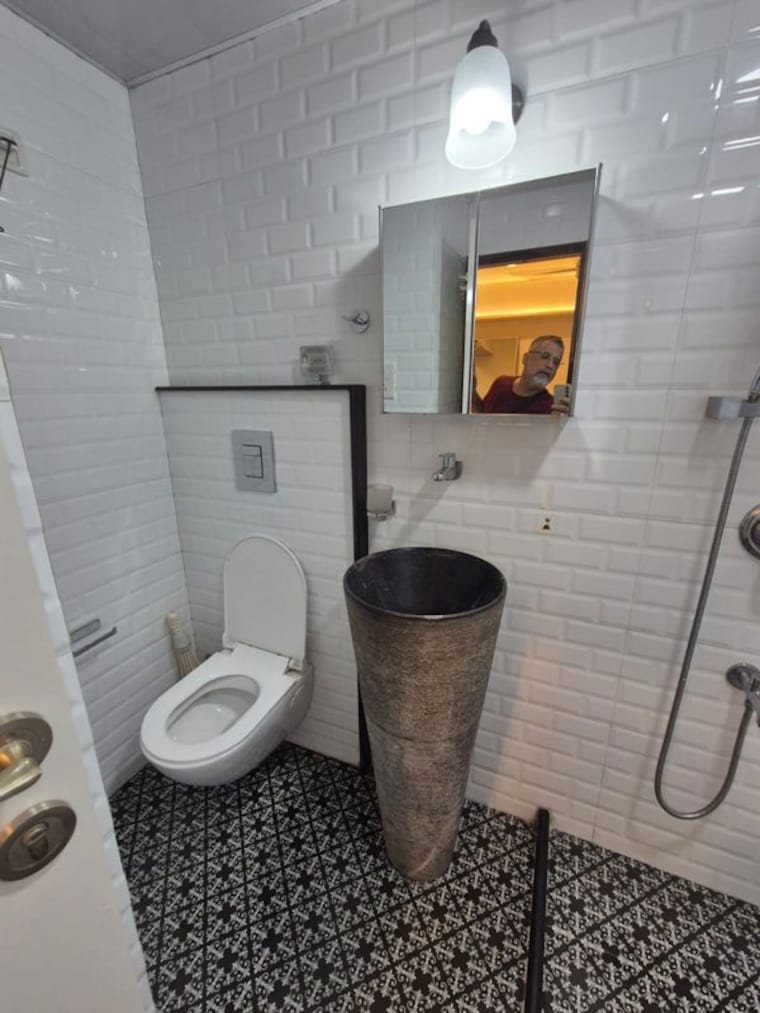 Bathroom, breach candy 1 Bedroom 680 Sq.Ft. Apartment In Breach Candy Mumbai 10645121