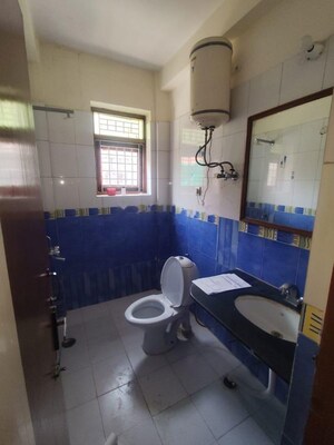 Team Area in 3 BHK Builder Floor at SS The Palladians, Sector 47 – for Rent