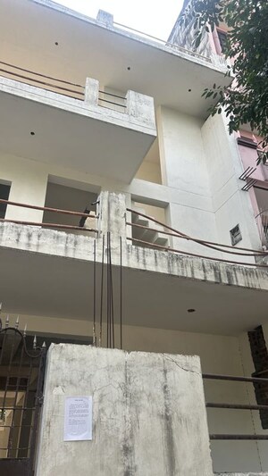 Balcony in 5 BHK Independent House at RWA Apartments Sector 39, Sector 39 – for Sale