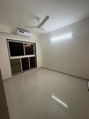 Room in 2 BHK Apartment at Worli – for Rent
