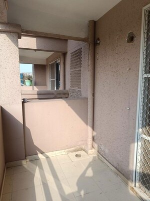 Bathroom in 3 BHK Apartment at Ramprastha City The Edge Towers, Sector 37d – for Rent