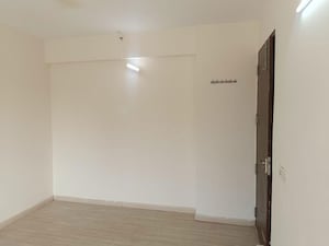 Room in 3 BHK Apartment at Ramprastha City The Edge Towers, Sector 37d – for Rent