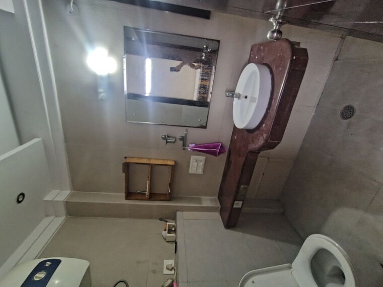Bathroom, malviya nagar 3 Bedroom 2000 Sq.Ft. Builder Floor In Malviya Nagar Delhi 10645242