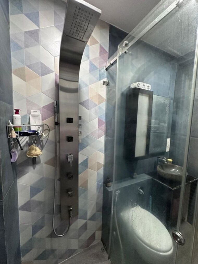 Attached Bathroom, raheja-interface-heights 2 Bedroom 711 Sq.Ft. Apartment In Malad West Mumbai 10629968