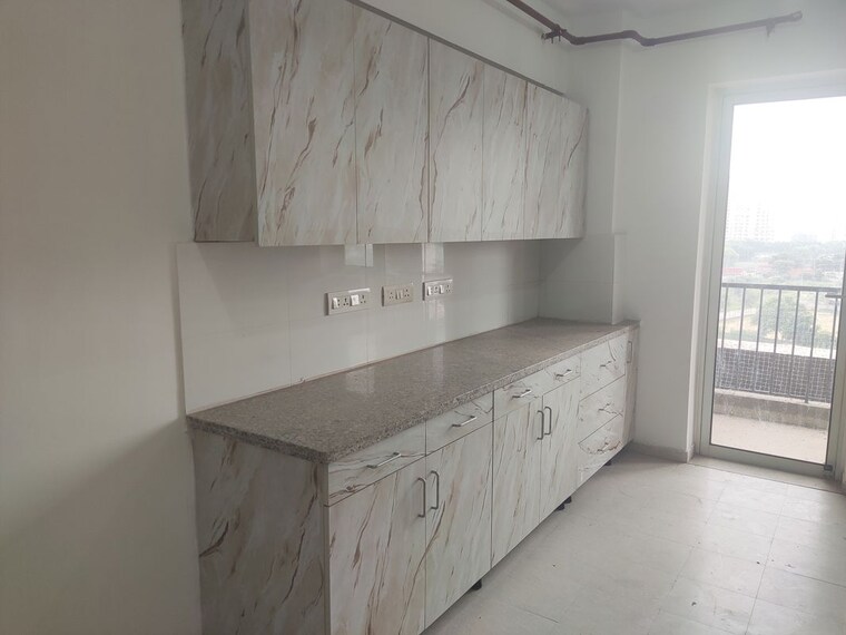 Bathroom, dlf-new-town-heights-i 4 Bedroom 2727 Sq.Ft. Apartment In Sector 90 Gurgaon 10645170