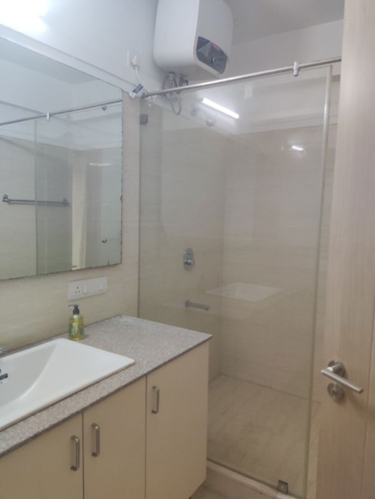 Bathroom, dlf-new-town-heights-i 4 Bedroom 2727 Sq.Ft. Apartment In Sector 90 Gurgaon 10645170