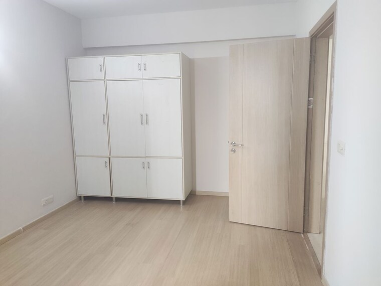 Room, dlf-new-town-heights-i 4 Bedroom 2727 Sq.Ft. Apartment In Sector 90 Gurgaon 10645170