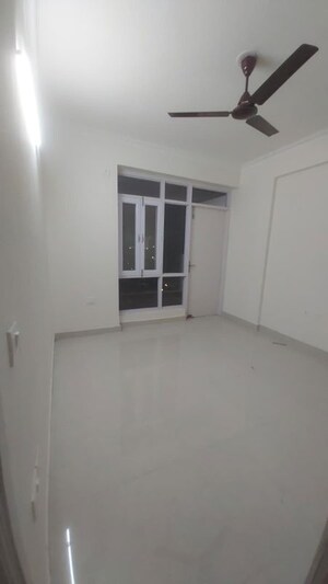 Room in 3 BHK Apartment at Conscient Habitat 102, Sector 102 – for Sale