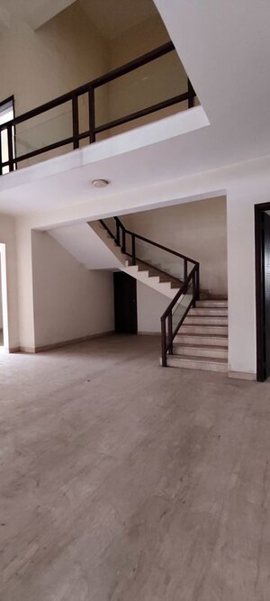 6 BHK Villa For Rent in Mohba Bazar