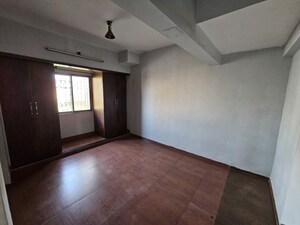 Room in 1 BHK Apartment at Swastik Heights Bhayander East, Bhayandar East – for Rent