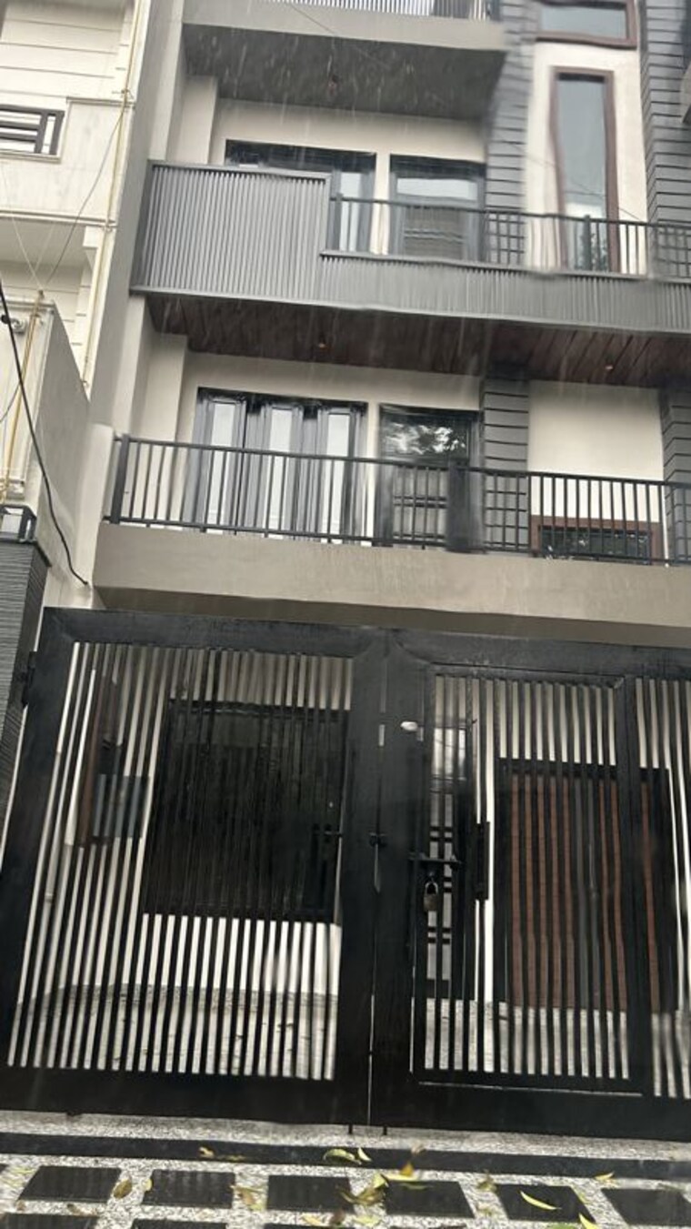 Exterior View, sector 31 2 Bedroom 112 Sq.Mt. Independent House In Sector 31 Noida 10645240