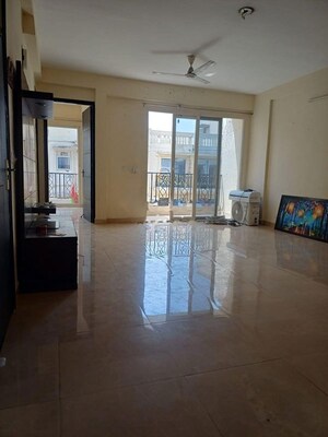 Room in 2 BHK Apartment at Pyramid Altia, Sector 70 – for Rent