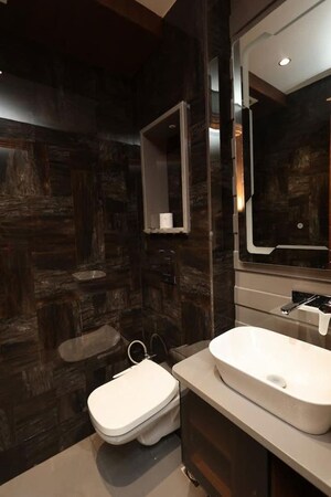 Bathroom in 2.5 BHK Apartment at Smart World Orchard, Sector 61 – for Rent
