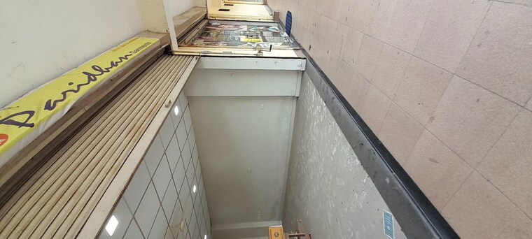 Balcony, shankar nagar Commercial Shop 400 Sq.Ft. In Shankar Nagar Raipur 10645311