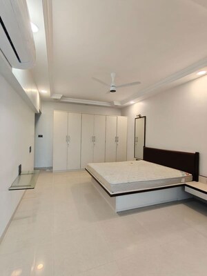 Room in 3 BHK Apartment at Hiranandani Gardens Lake Castle, Powai – for Rent