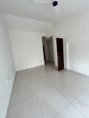 Room in 2.5 BHK Apartment at Provident Capella, Whitefield – for Rent