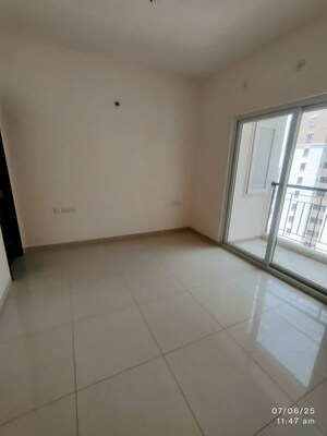 Room in 2.5 BHK Apartment at Provident Capella, Whitefield – for Rent