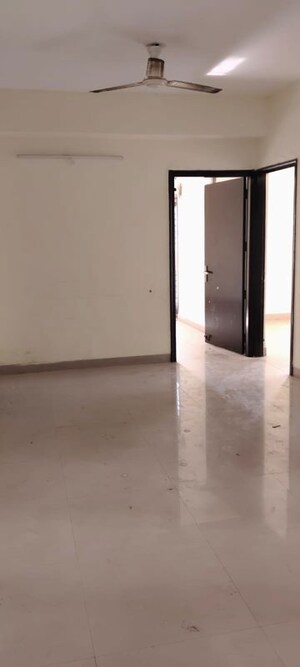 Building Lobby in 3.5 BHK Apartment at BPTP Park Grandeura, Sector 82 – for Rent