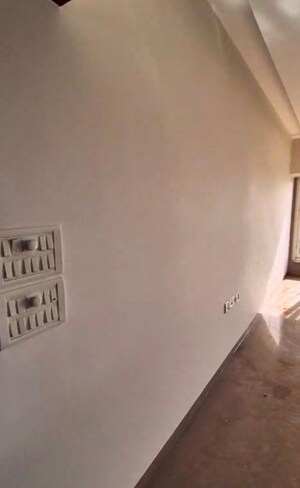 Room in 2 BHK Apartment at Heritage Apartments Bandra, Bandra West – for Rent