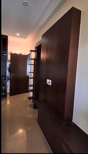 Furnished Amenities in 2 BHK Apartment at Heritage Apartments Bandra, Bandra West – for Rent
