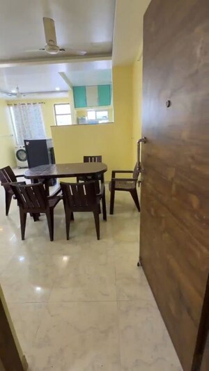 Team Area in 2 BHK Apartment at Indira Nagar – for Rent