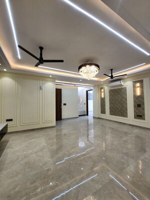 3 BHK Builder Floor For Rent in Chattarpur