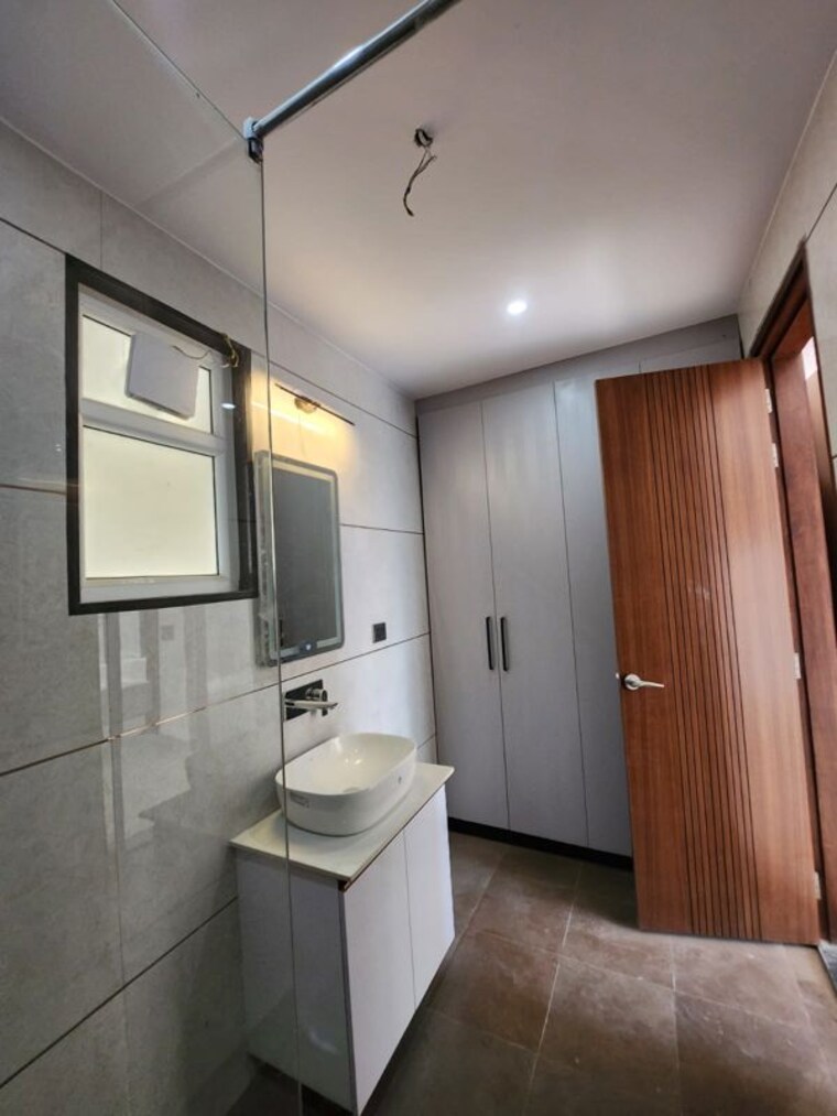 Bathroom, chattarpur 3 Bedroom 1250 Sq.Ft. Builder Floor In Chattarpur Delhi 10645516