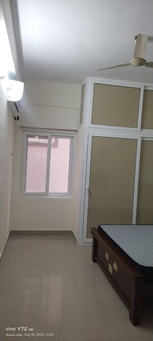 Room in 2 BHK Apartment at Kondapur – for Rent