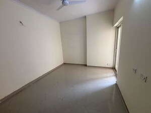 Room in 4 BHK Apartment at Amrapali Verona Heights, Tech Zone 4 Greater Noida – for Sale