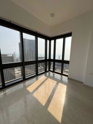 Room in 2 BHK Apartment at Lodha The Park, Worli – for Sale