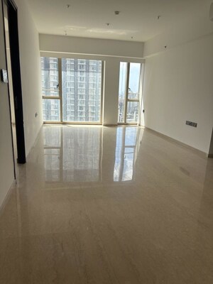 Room in 2 BHK Apartment at Lodha The Park, Worli – for Sale