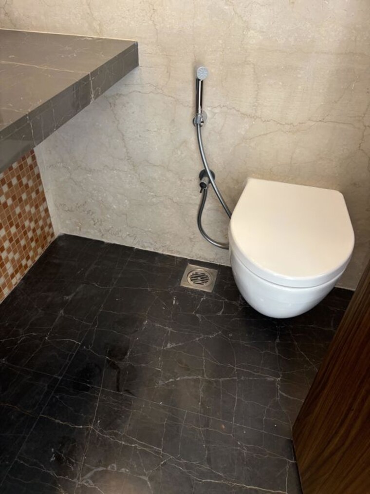 Bathroom, lodha-the-park 2 Bedroom 990 Sq.Ft. Apartment In Worli Mumbai 10645581